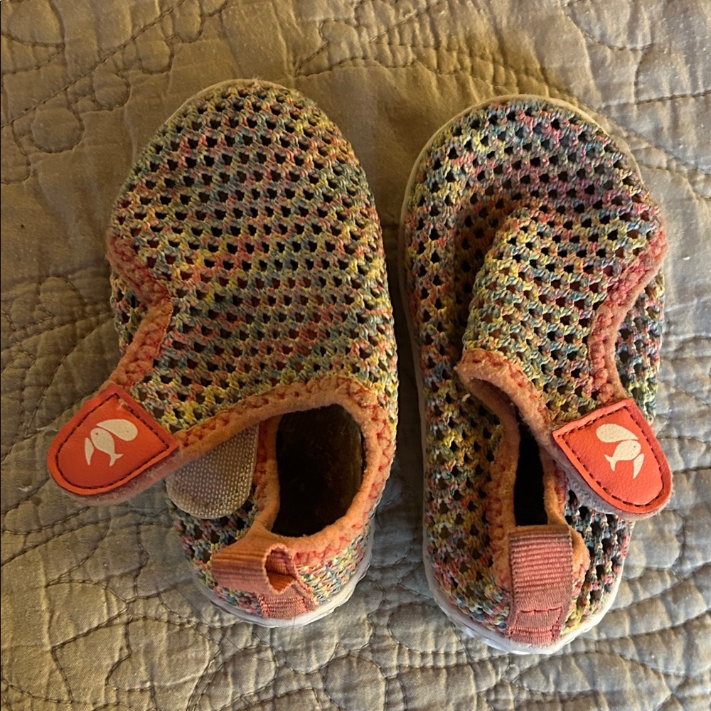 Toddler sandals / water shoes